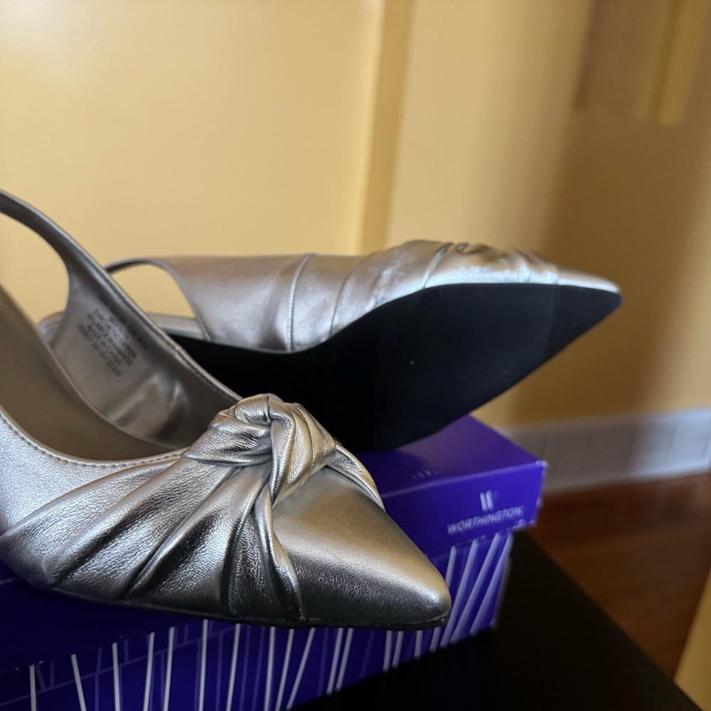 Silver women shoe